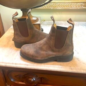 Unisex Gently Worn Blundstone 585 Rustic Brown women’s 7.5